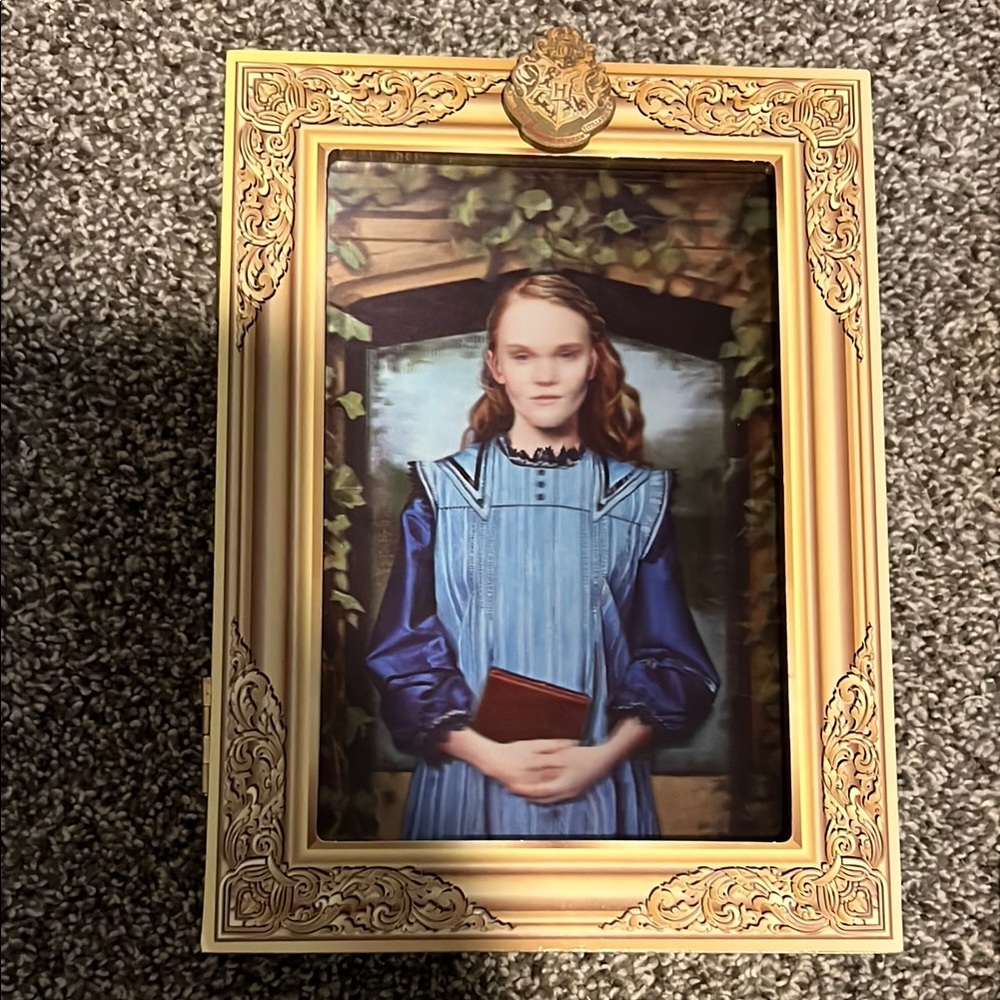 BNWT LOOTCRATE Exclusive Harry Potter Secret Compartment Picture Frame w/bonus!!
